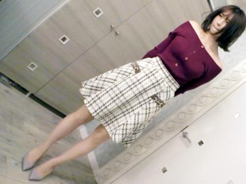 【美女JD×ハメ撮り】極上くびれ淫尻★某有名カフェで働く激カワ女子大生さん♪即濡れ敏感マンコを巨根ピストンされてしまう！
