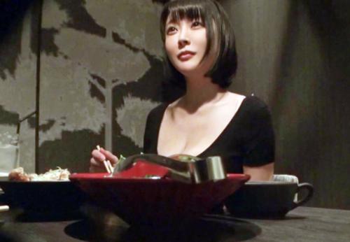 ＜巨乳＞極上デカ尻Iカップ爆乳★黒髪パパ活美女さん♪ 美パイパン鬼ピスした顔射おじチンポをお掃除フェラしてしまう！