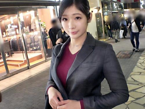 ＜巨乳OL×ナンパ＞高身長スレンダー★池袋の仕事帰り美人スーツOLさん！ 即濡れ糸引きマンコを巨根ピストンされてしまう！