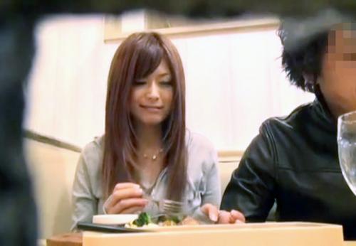 ＜調教＞リモバイ仕込まれたドMギャル美女さん♪ ファミレスで食事中に糸引きマンコで悶絶絶頂してしまう！