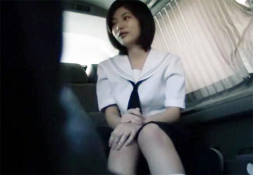 ＜ナンパ＞地方で出会った真面目そうな制服JKさん♪ 中年チンポをフェラご奉仕してお小遣いゲットしてしまう！