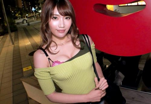 ＜痴女＞アパレル店勤務の巨乳ギャル美女さん♪ 普通のSEXに飽きたビッチマンコでイキ潮ダダ洩れの絶頂性交してしまう！