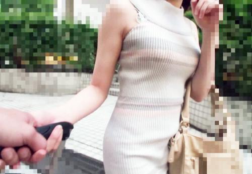 ＜素人＞清楚な美尻ボディ★彼氏あり美人歯科助手さん♪ 即濡れマンコで顔射交尾した男優チンポをお掃除フェラしてしまう！
