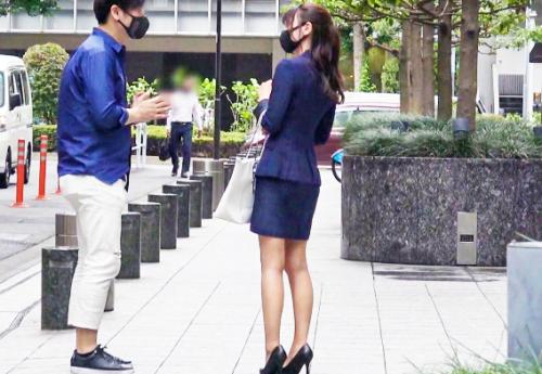 ＜ナンパ＞不動産会社に勤務する美脚スーツOL美女さん(27)♪ Mっ気漂うアラサー美マンコをハメ倒されてしまう！