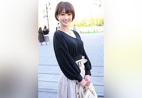 ＜不倫＞細身スレンダー美乳な若奥さん♪ 職場で同僚チンポを喰いまくる未処理マン毛の人妻マンコで生姦交尾してしまう！