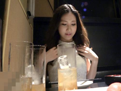＜人妻×ナンパ＞超美スレンダー淫尻★新宿で昼飲み中の美人アラサー主婦さん！ホテルお持ち帰りで巨根鬼ピスされてしまう！