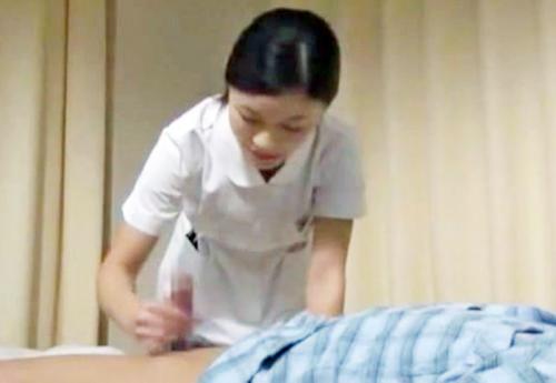 ＜近親相姦＞現役ナースの娘さん♪ ED治療中の父親チンポに中出しさせてお口でお掃除までしてしまう！