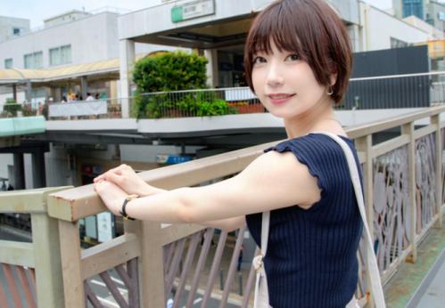 【人妻】細身貧乳ボディ★黒髪清楚ショートヘアの子持ちママさん♪ ドMマンコ濡らしてギン勃ち巨根にイラマご奉仕してしまう！