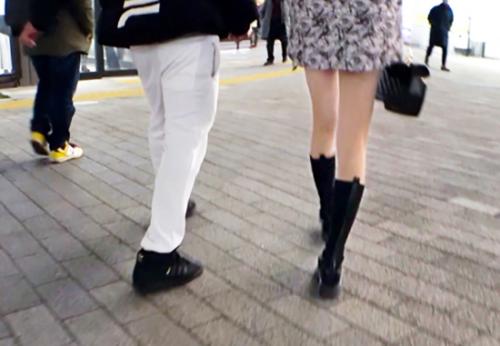【ギャル×ナンパ】極エロ美肌淫尻ボディ★美容師の美形白GAL美少女さん♪ 糸引きマンコを極太チンポでハメ倒されてしまう！