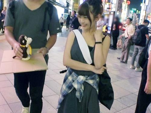【素人×ナンパ】細身スレンダー淫尻★新宿の美少女学生さん♪ 極上ねっとりフェラに鬼勃起した巨根でハメ倒されてしまう！