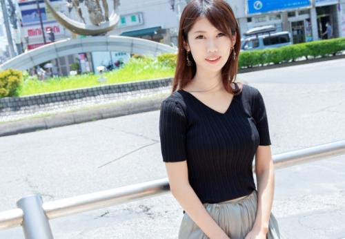 ＜人妻＞スレンダー美乳ボディ★お上品な三十路の専業主婦さん(30)♪ 夫に浮気された淑女マンコで濃厚不倫交尾してしまう！