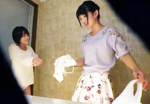 ＜中出し×スパナンパ＞生保会社勤務のスレンダー美人ビキニOLさん♪ 清楚なマンコで生ハメ乱痴気4P交尾してしまう！