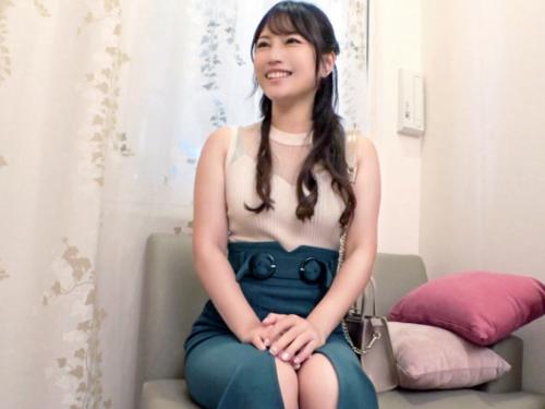 ＜素人×ナンパ＞極エロ淫尻★吉祥寺の百貨店受付アラサー黒髪清楚美女さん！お下品なご奉仕フェラで巨根を鬼勃起させてしまう！