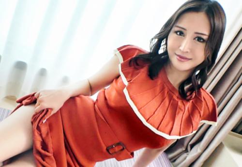＜熟女＞エレガントな三十路の人妻ネイリストさん(32)♪ 4年チンポ入れてない淑女マンコで卑猥な不倫交尾してしまう！