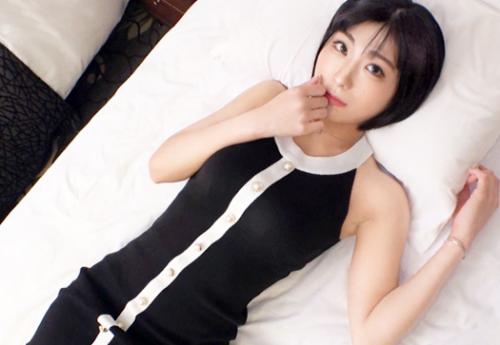 ＜素人＞極上卑猥ボディ★ホテル受付で働く黒髪ショート美女さん(27)♪ Sっ気漂う美マンコを巨根ピストンされてしまう！