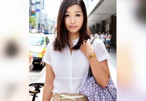 ＜人妻＞清楚でお淑やかな専業主婦さん(25)♪ 締まりが良くて濡れやすい敏感マンコで不倫性交してしまう！