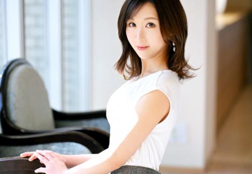 ＜素人＞極上美尻ボディ★美容部員のアラサー美女さん(29)♪ 絶品フェラにギン勃ちのチンポで高速鬼ピス交尾されてしまう！