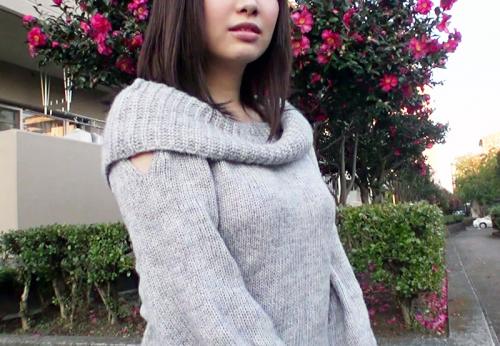 ＜ナンパ＞ミニスカ黒ストの巨乳美人ママさん♪ 人妻のフェラでバキバキに勃起した初対面チンポをパイズリ抜きしてしまう！