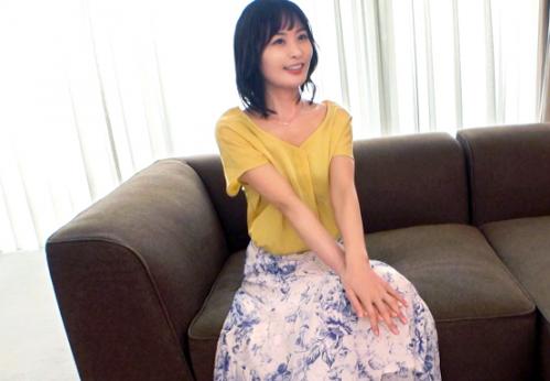 ＜熟女＞極細スレンダー貧乳ボディ★お上品な三十路美女さん(33)♪ チンポに飢えた淑女マンコをハメ倒されてしまう！