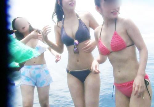＜海ナンパ＞極上細身美ボディ★現役法学部のビキニ女子大生さん♪ 大量潮吹きするド変態マンコを巨根ピストンされしてしまう！