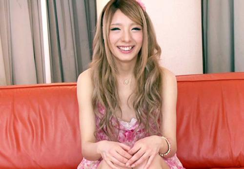 ＜ギャル×3P＞極上スレンダー敏感ボディ★渋谷の18歳金髪GAL美少女さん♪ 10代マンコでJK制服コス交尾してしまう！