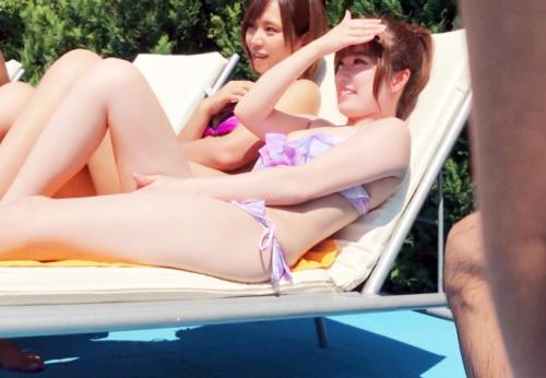 ＜ギャル×プールナンパ＞エロ尻★ビキニGAL美女さん♪ 鬼ピスキメた初対面チンポに口内射精させてしまう！