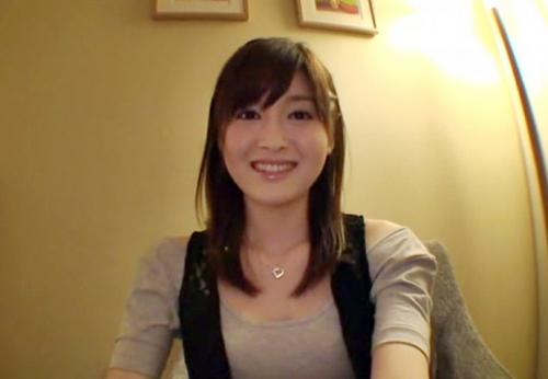 ＜パンチラ＞敏感乳首のミニスカワンピ素人娘さん♪ ホテルで撮影されながらオナニー晒してしまう！