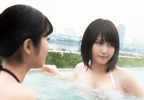 ＜ナンパ×プール＞極上スレンダーボディ★黒髪清楚なドMビキニ美少女さん♪ 顔射交尾した巨根をお掃除フェラしてしまう！