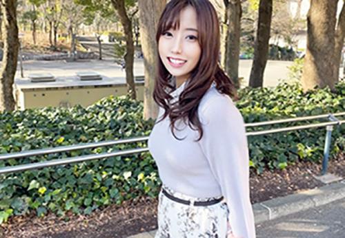 ＜人妻×中出し＞高身長細身美ボディ★元CAアラサー妻さん(27)♪ 制服コスで糸引くマンコに特濃ザー汁射精させてしまう！