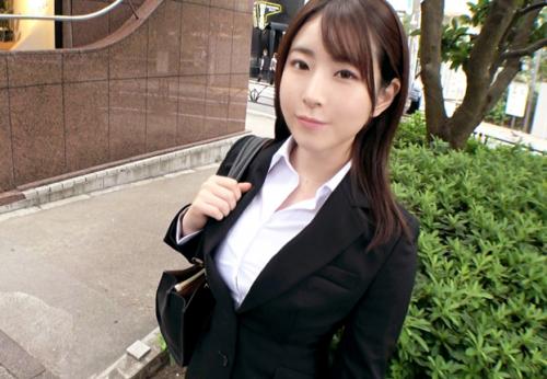 ＜巨乳＞極上淫尻ボディ★リクスー就活女子大生さん♪ フェラご奉仕した極太チンポで美少女マンコをハメ倒されてしまう！