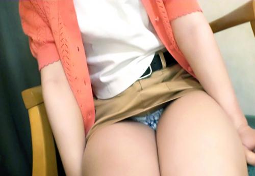 【中出し】ツルペタ合法ロリボディ★激かわパンチラ美少女JDさん♪ 潮吹きパイパンに極太チンポで種付け交尾させてしまう！