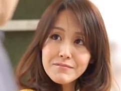 ＜熟女ナンパ＞AV男優だとあかした男に興味津々な主婦。ホテルへ向かうと当然始まるエロい展開、激イキ発情ファック