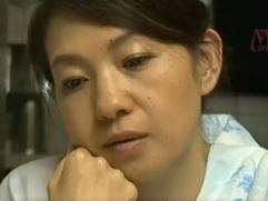 義理の兄に肉棒をねじ込まれ寝取られてしまう主婦。着衣のままの激イキ発情セックス
