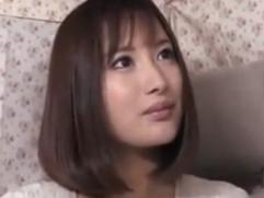 ＜素人ナンパ＞子持ちの可愛い若妻「旦那さんコスプレ好きで結構、変態なんですよ」裸体を露わに他人に身体を許して膣内射精