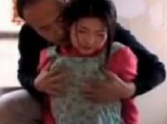 《桐島千沙》「いくら必要なの？」中年男から借金を得る為、身体を許し抱かれる人妻