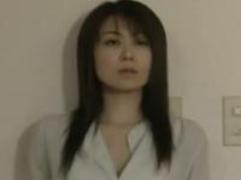 〖ヘンリー塚本〗旦那以外の男にハメられ喘ぎ悶える団地妻。淫語を口走っての激イキ不倫ファック