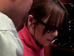SNSで知り合った男とドスケベ女が偶然にも同じネットカフェに。興奮して始まる激イキ淫乱ファック「きもちイイ～」