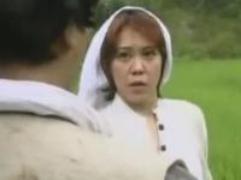 鬼畜な強姦魔に狙われてしまった主婦。野外で襲われ犯されての強制、強姦レイプ