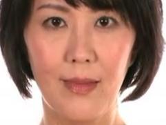 ＜円城ひとみ＞40代奥さんのエッチな初体験。濃密フェラ、ディープスロート。覗かれながら他人男との激イキ淫乱セックス