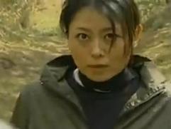 《ヘンリー塚本》マラソン中に襲われてしまう女。抵抗も虚しく暴行されての青姦、強制レイプ