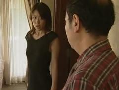 突然訪れてきた元旦那の絶倫チ〇ポでイカされる元妻。淫乱、激イキ発情セックス