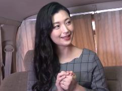 ＜ナンパ＞上品でお淑やかな30代後半の綺麗な主婦ですが感じてしまうと超エロ。他人チ〇ポでハメられての激イキ中出し膣内射精