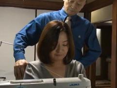 20代の嫁は病院で入院中。40代の亭主と50代の義母はやりまくりの激イキ淫乱セックス。ただれた日常
