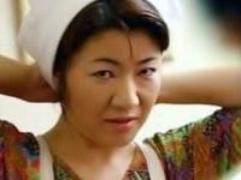 【ヘンリー塚本】店主のチ○ポに夢中となった子持ちの主婦。店主も夢中。昼休みは不倫なセックス三昧