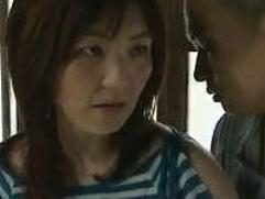亭主の連れ子を本気で愛してしまった義母。抑えきれなくなる感情、チンポを咥えハメさせての発情、中出しセックス