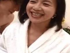 五十路の主婦が夫以外の肉棒で善がり乱れ絶頂。淫乱、激逝きハメ撮りセックス