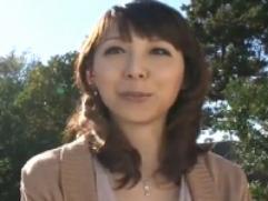 ＜初撮り＞夫では性欲満たされずAV出演を決意した40歳前の主婦。緊張しながらエッチな初体験