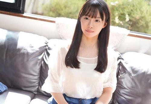 【美少女】「こんなに大きいのを挿れるのは初めてです…。」パイパンマンコにデカチンをめり込ませてみた！【広瀬蓮】