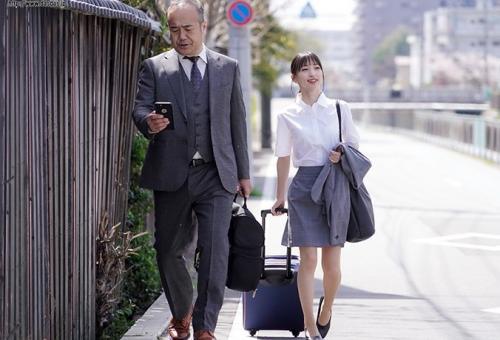【出張相部屋NTR】「もっとオマンコ舐めてくださいっ！」出張先で上司を夜這いするロリ童顔OL！【冬愛ことね】