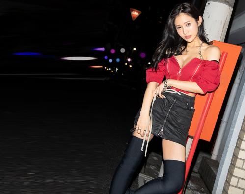 【逆ナンパ】「ねぇ、今からホテル行かない？」突然逆ナンそして出会いチンポで中出しセックス！【星奈あい】